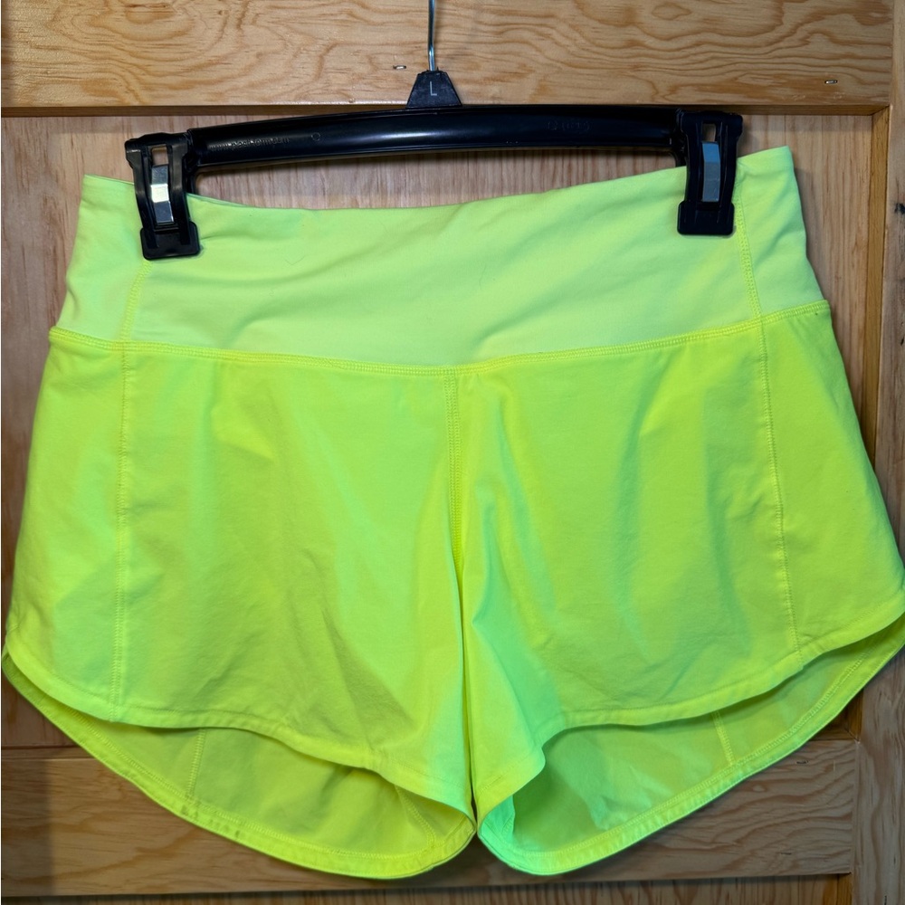 Lululemon Speed Up Shorts inseam 4 Yellow